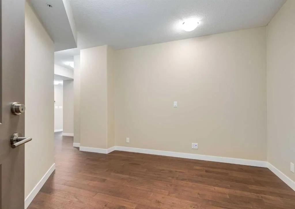 32 Varsity Estates Circle NW #408
