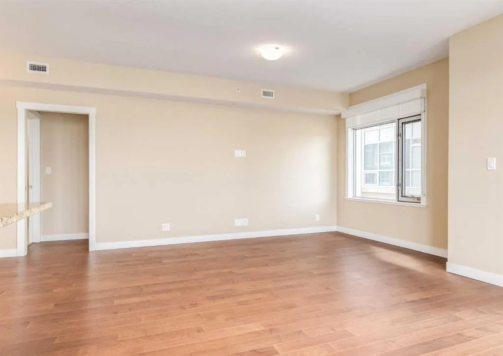 32 Varsity Estates Circle NW #408