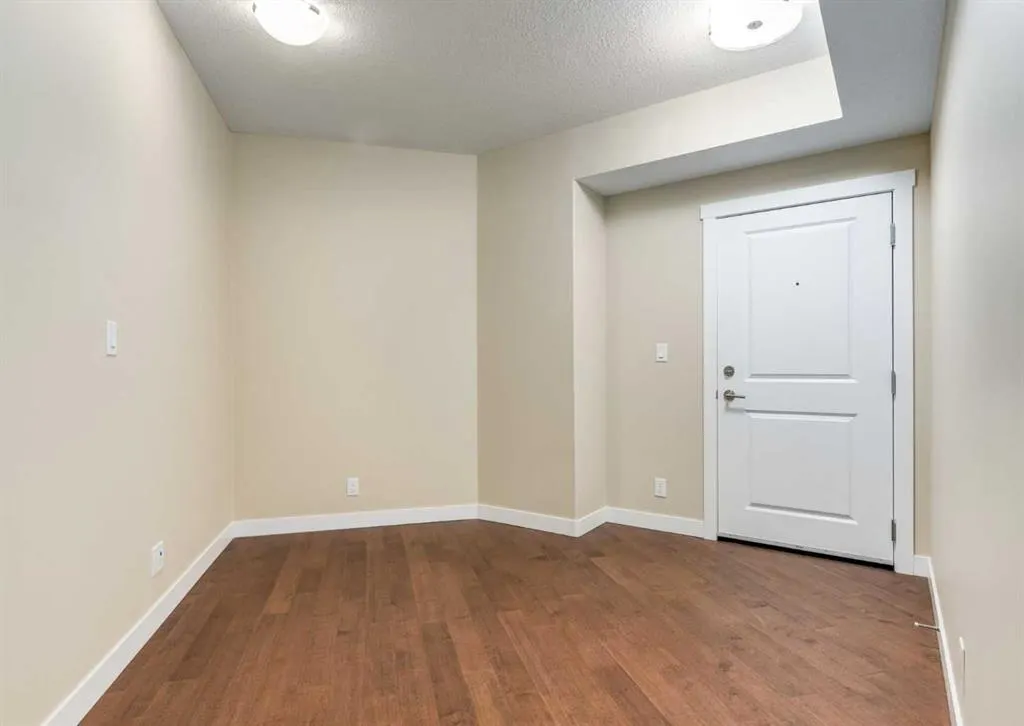 32 Varsity Estates Circle NW #408
