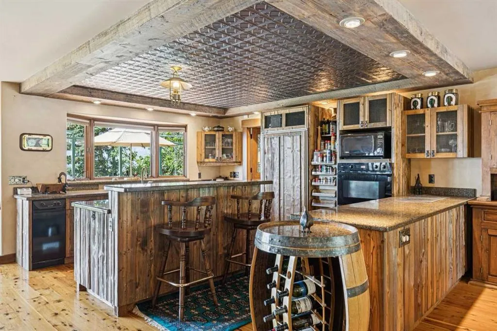 260097 Mountain Ridge Place