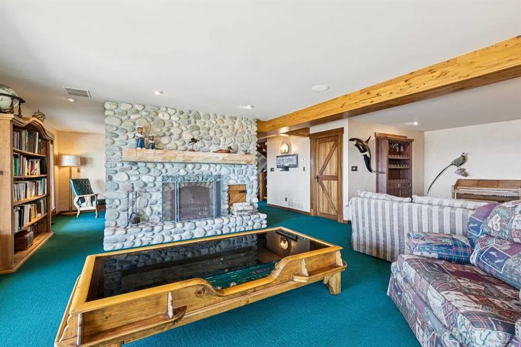 260097 Mountain Ridge Place