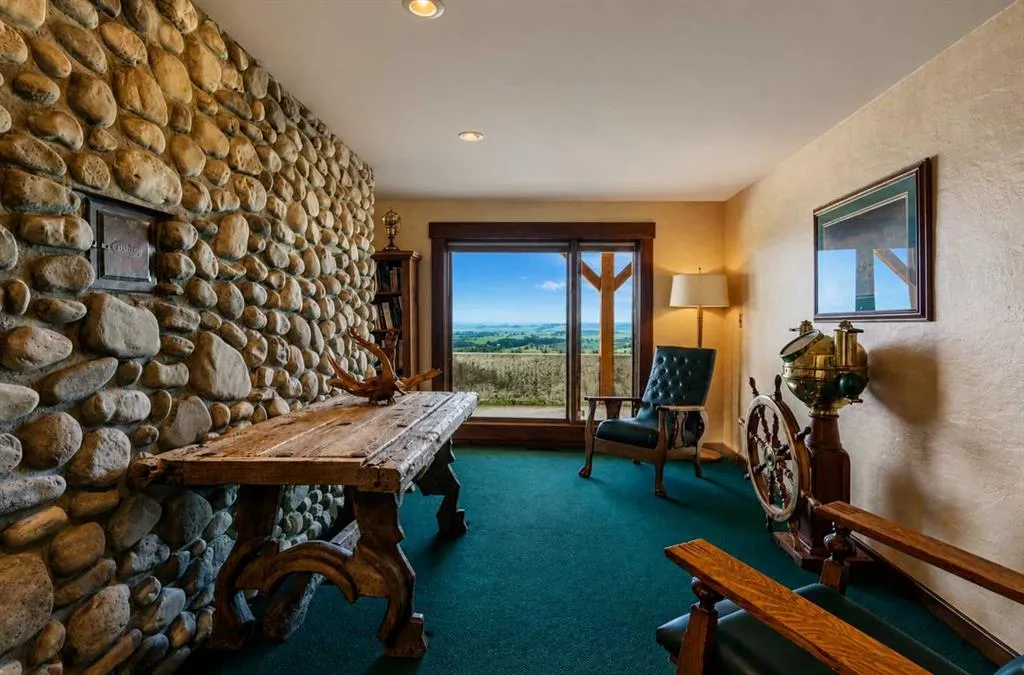260097 Mountain Ridge Place