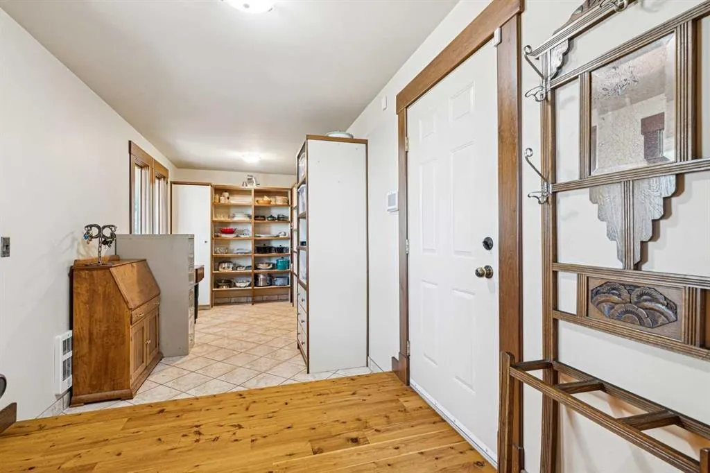 260097 Mountain Ridge Place