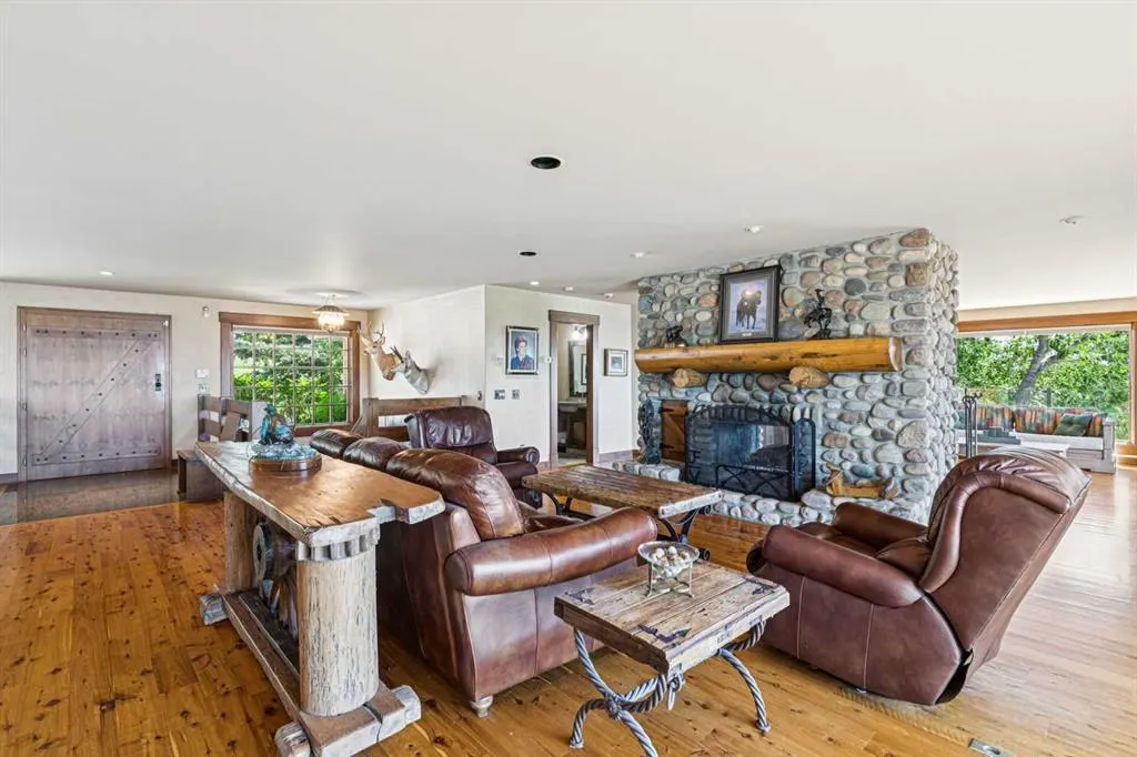 260097 Mountain Ridge Place