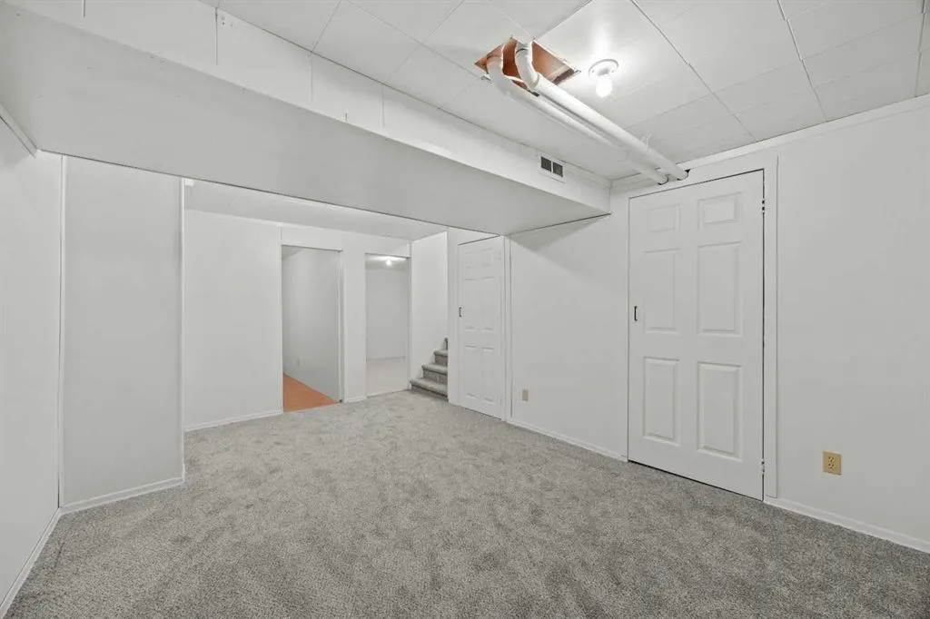 6223 31 Avenue NW #605