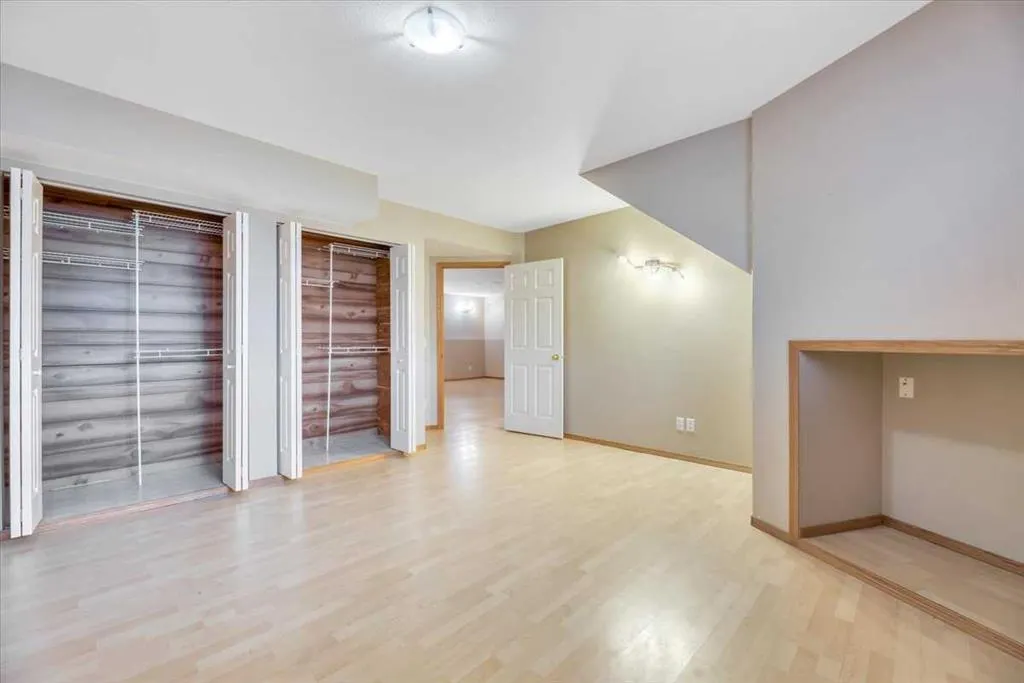 27 Aspen Creek Way