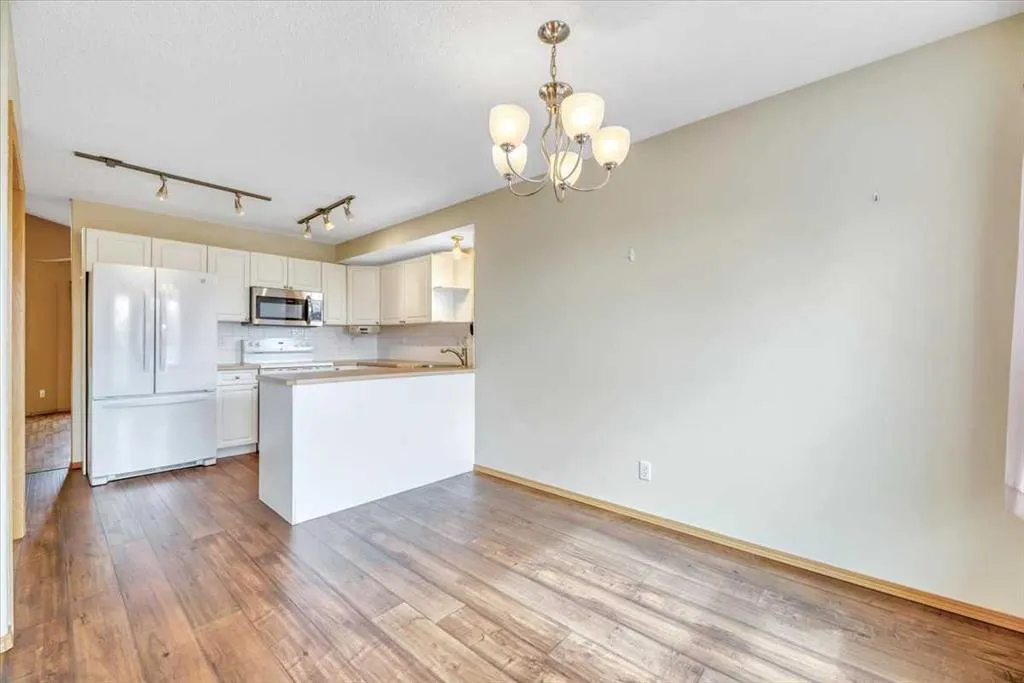 27 Aspen Creek Way