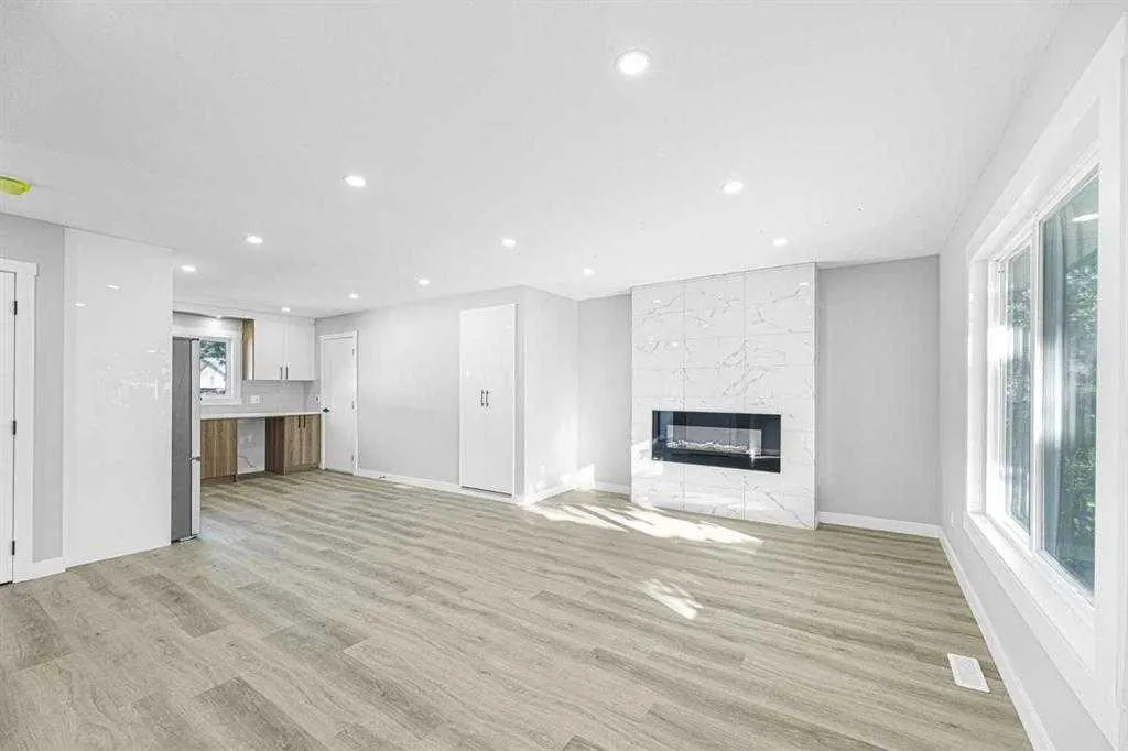 3239 Dovercliife Road SE