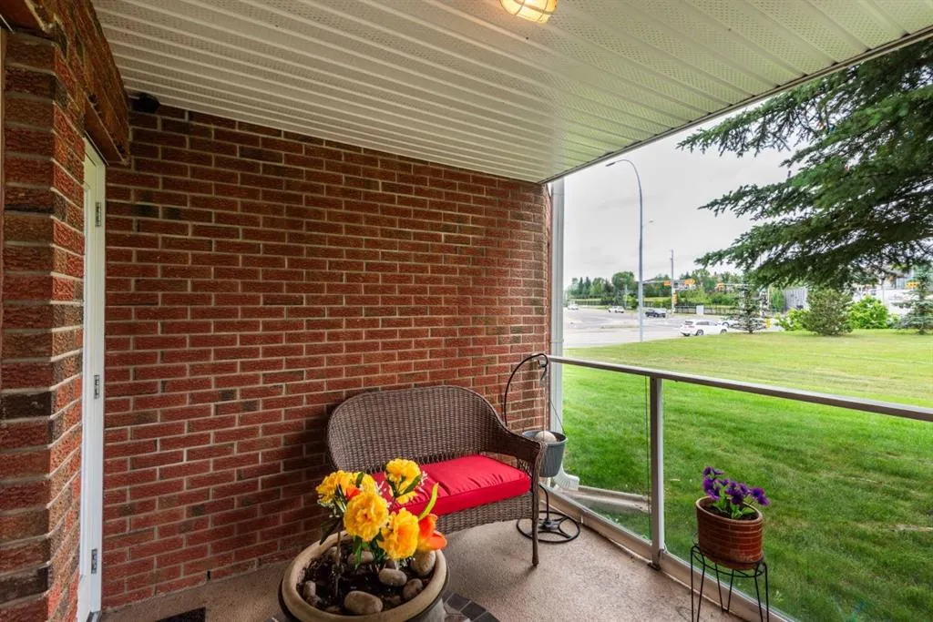 1818 Simcoe Boulevard SW #1114