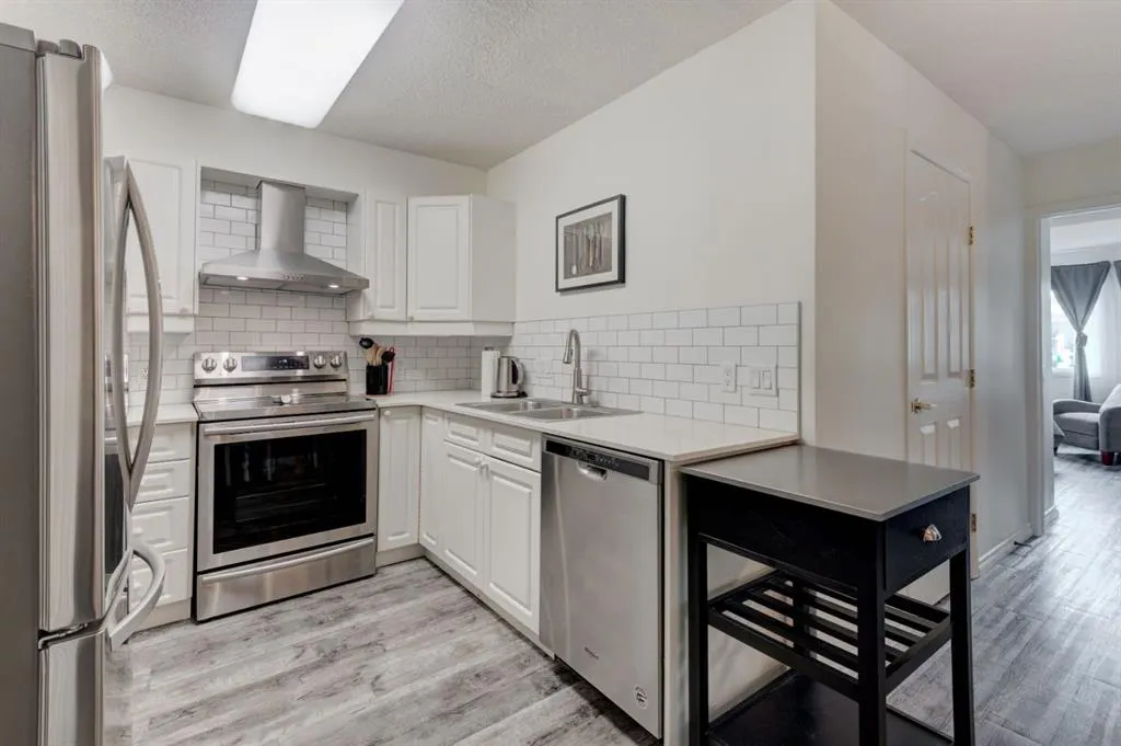 1818 Simcoe Boulevard SW #1114