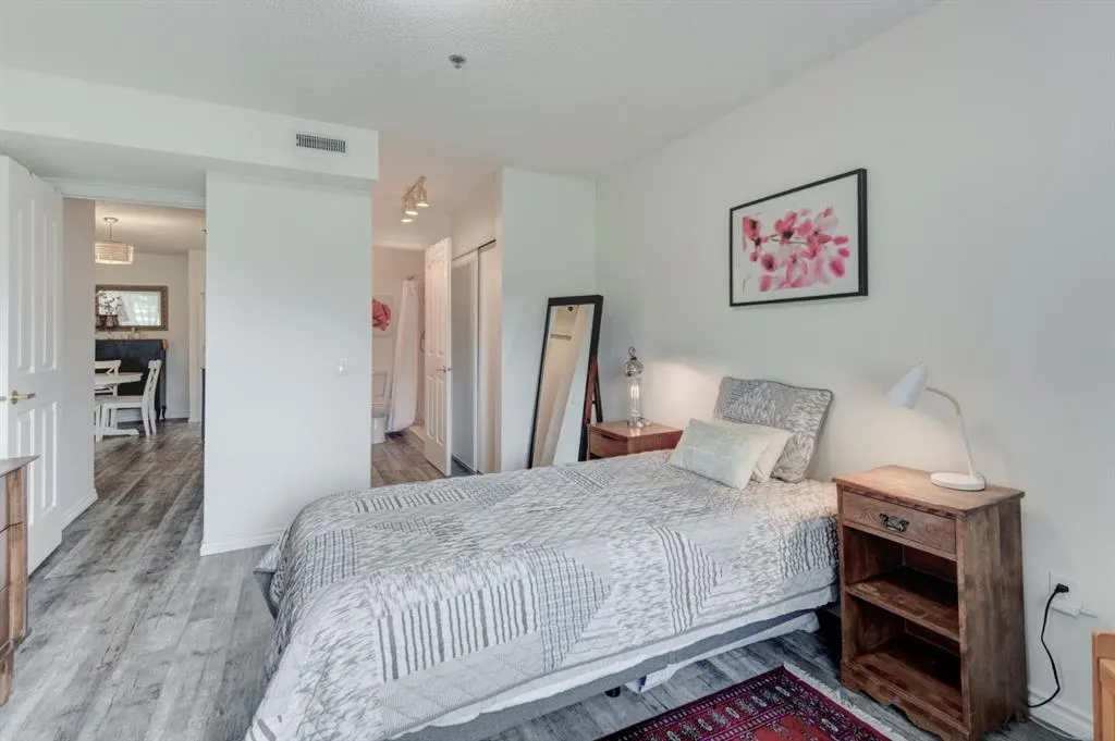 1818 Simcoe Boulevard SW #1114