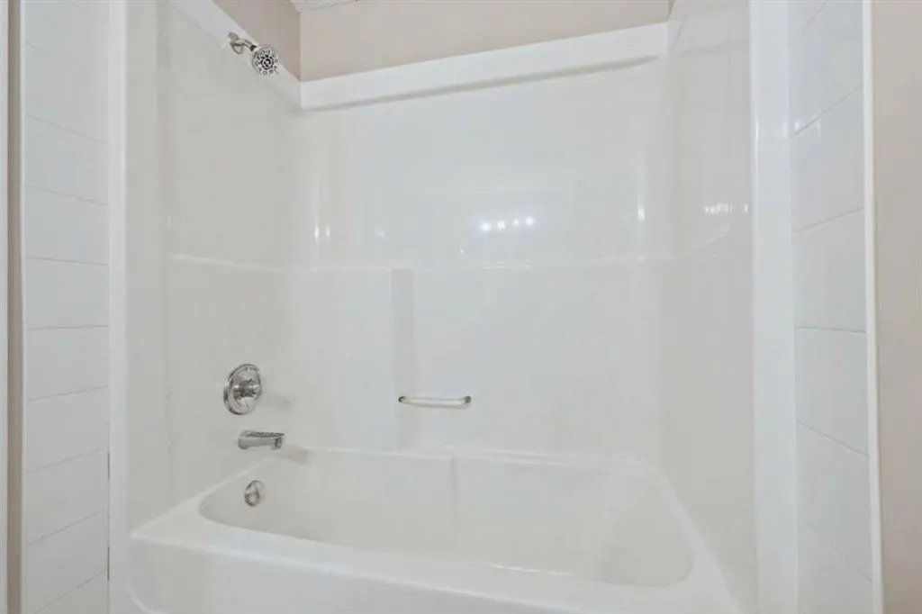124 Everridge Gardens SW