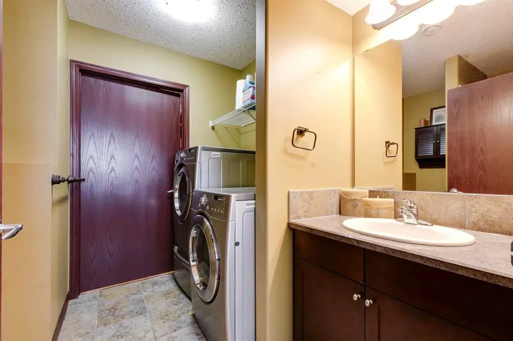800 Carriage lane Place N #801
