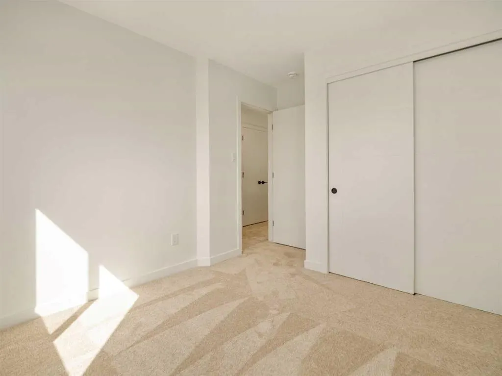 138 Miners Road W