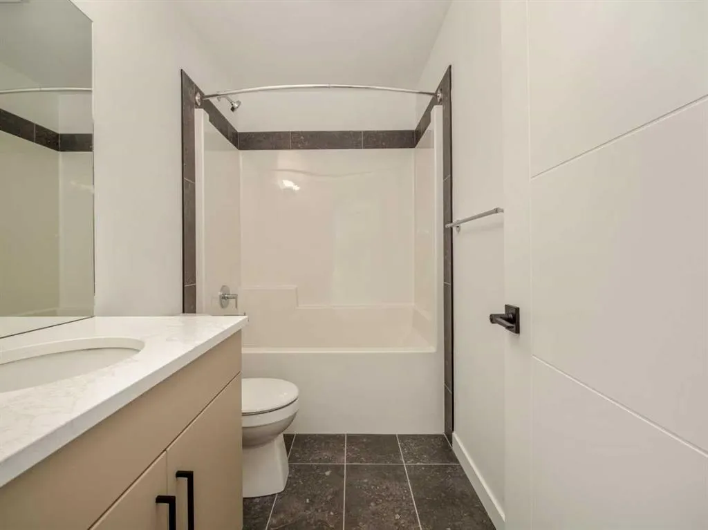 138 Miners Road W