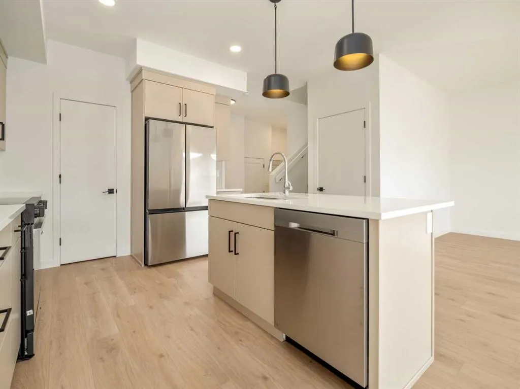138 Miners Road W