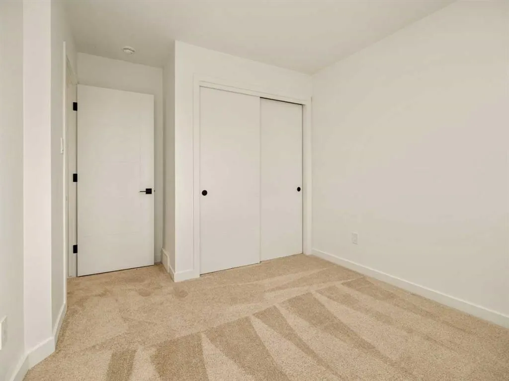 138 Miners Road W