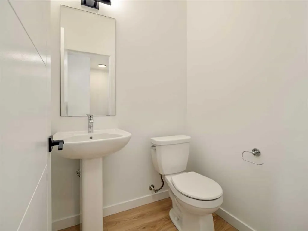 138 Miners Road W