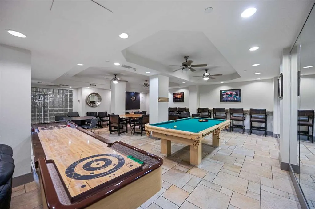 4603 Varsity Drive NW #204