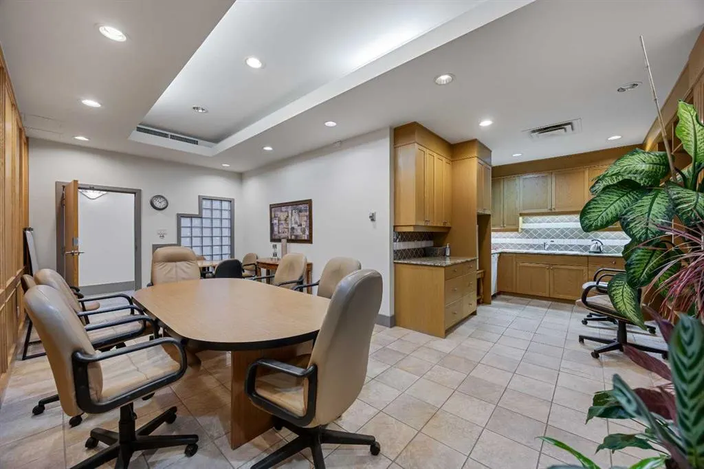 4603 Varsity Drive NW #204