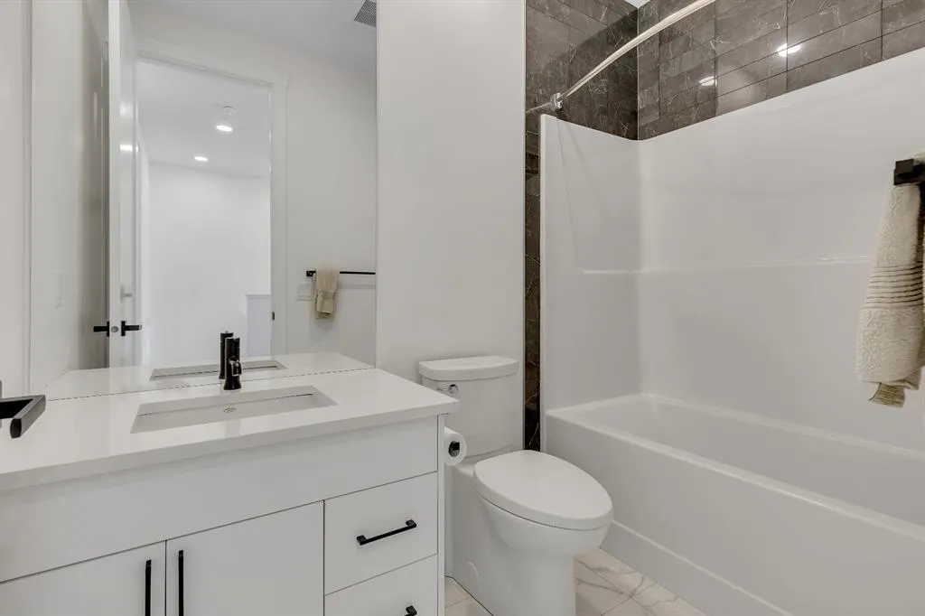 171 Greenbriar Place NW
