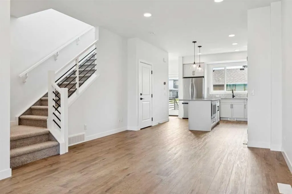 49 Silverton Glen Way SW