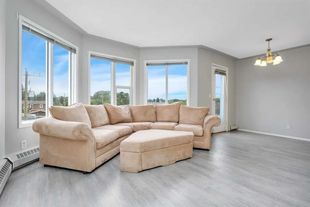 5135 Lakeshore Drive #312