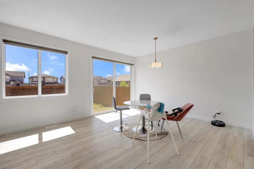 423 Legacy Circle SE
