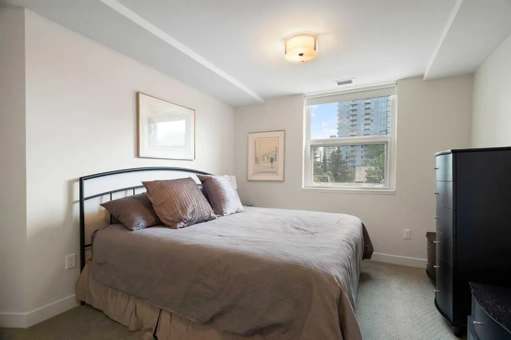 303 13 Avenue SW #204
