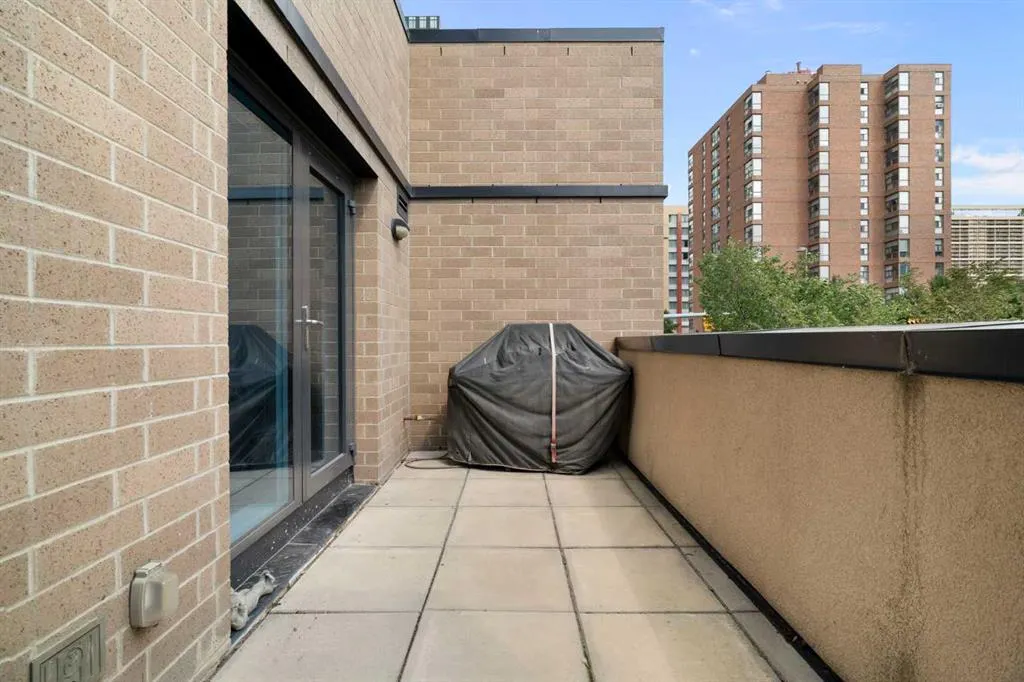 303 13 Avenue SW #204