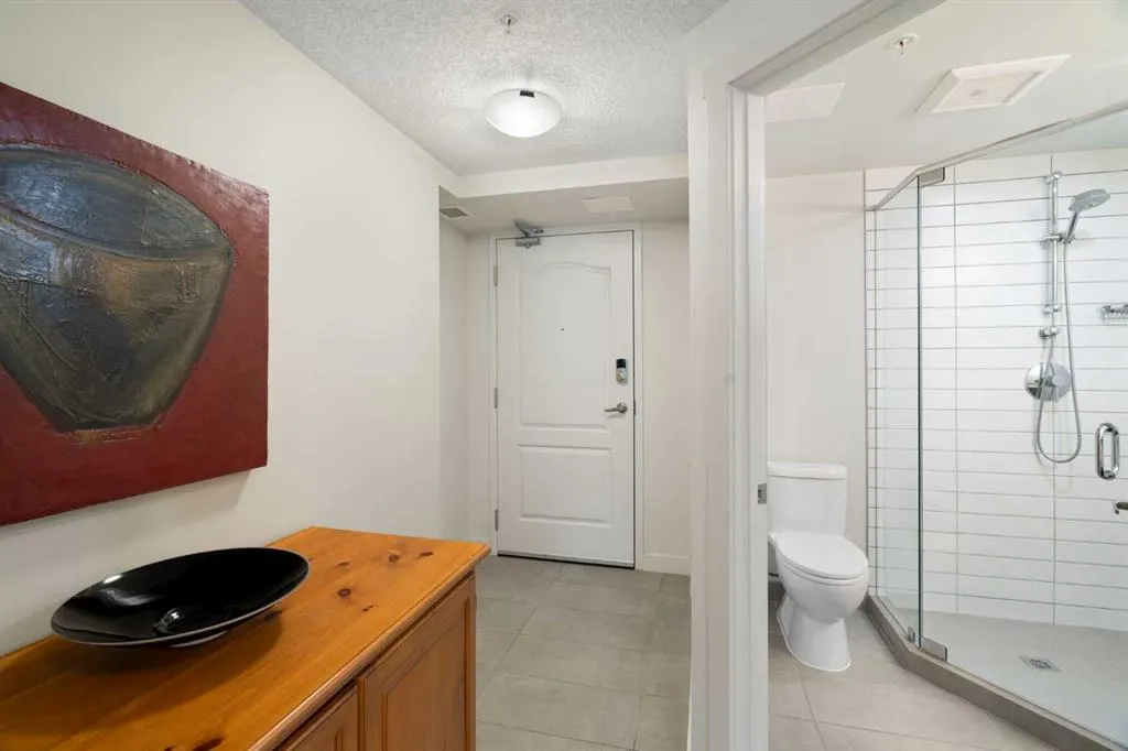 303 13 Avenue SW #204