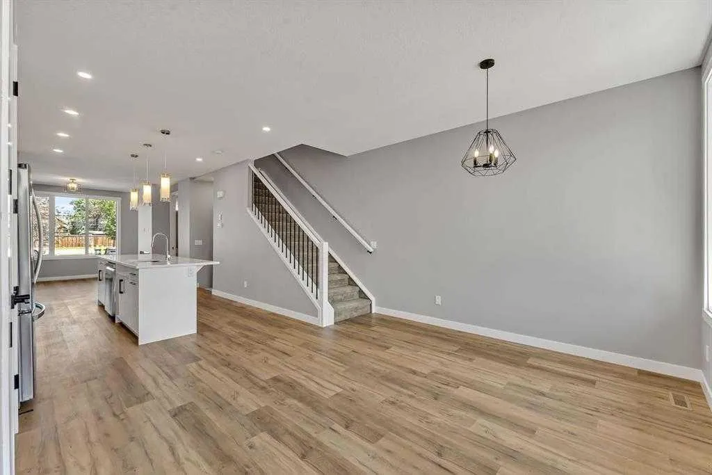 28A Green Meadow Crescent