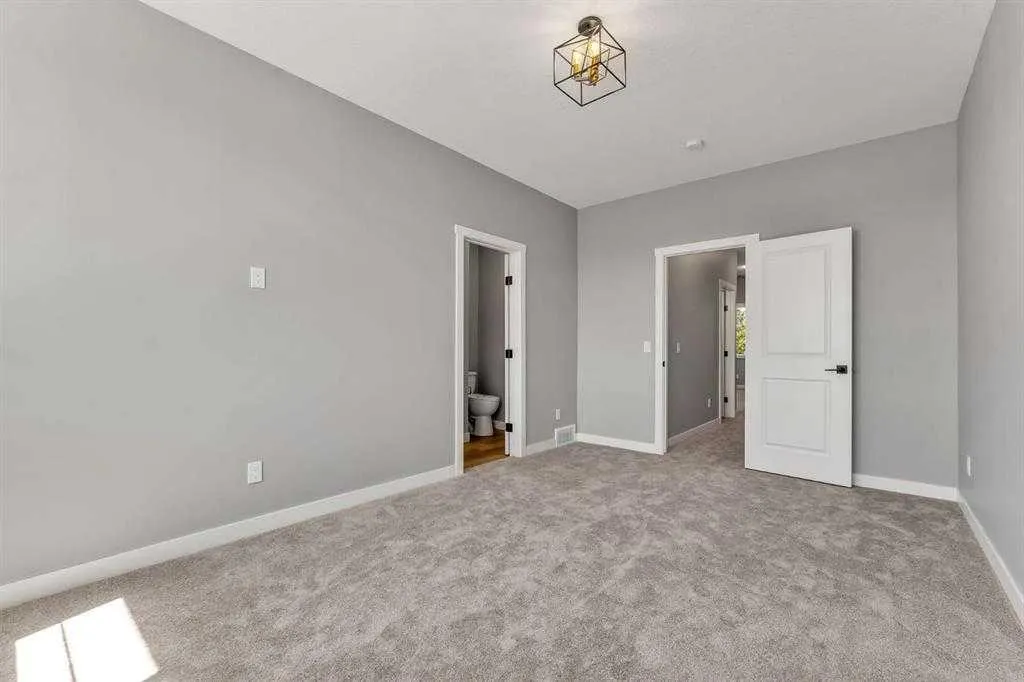 28A Green Meadow Crescent