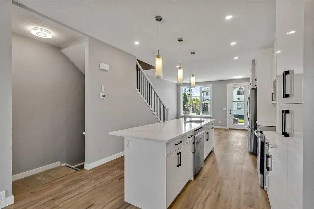 28A Green Meadow Crescent