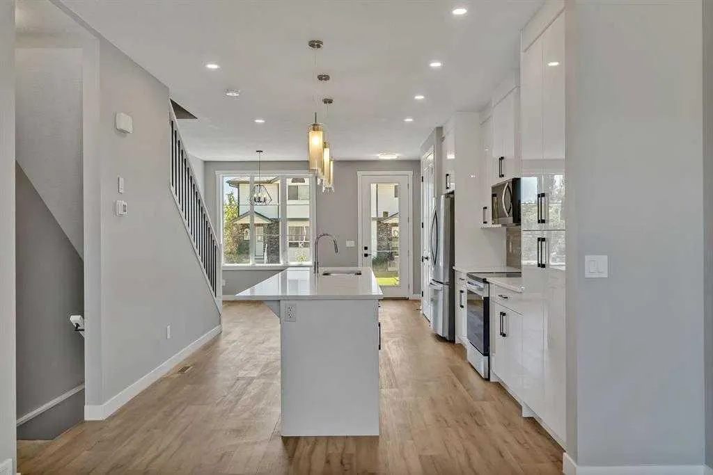 28A Green Meadow Crescent