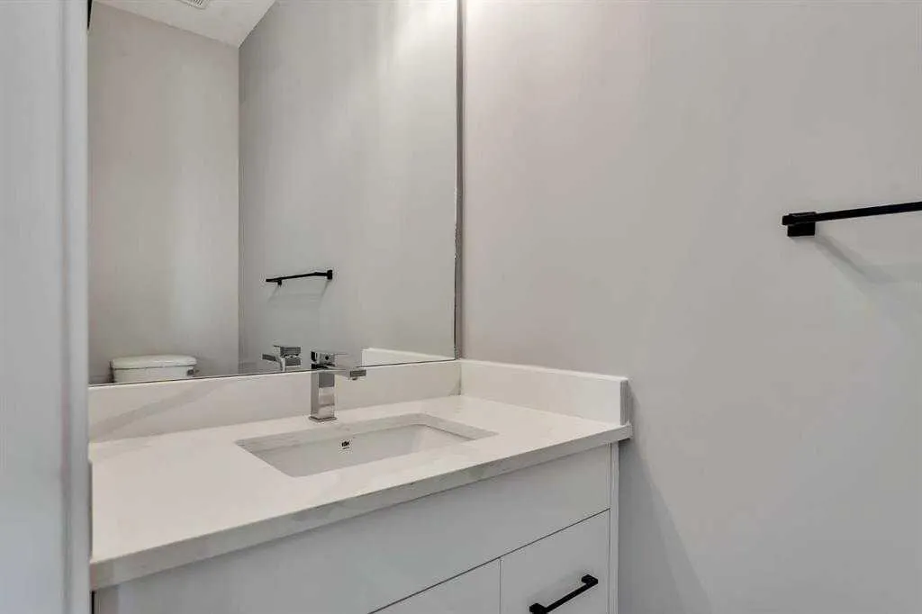 28A Green Meadow Crescent