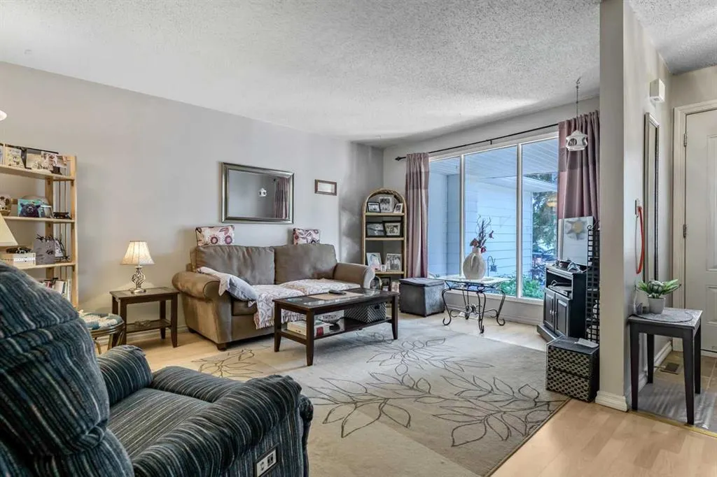 216 B Royal Avenue