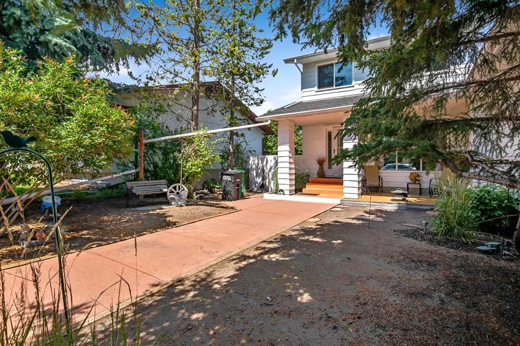 216 B Royal Avenue