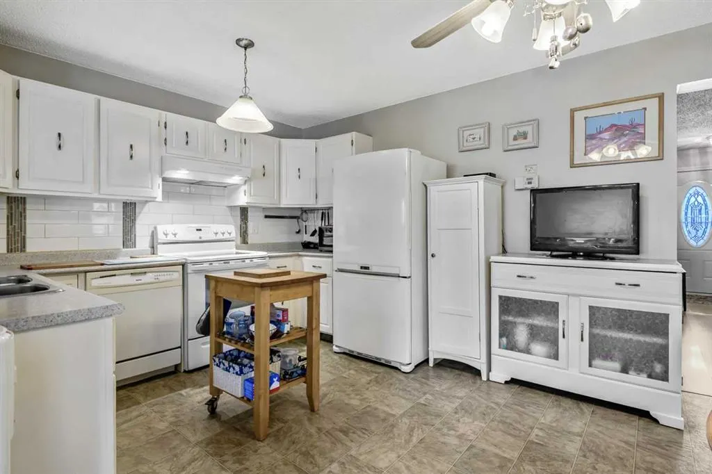 216 B Royal Avenue