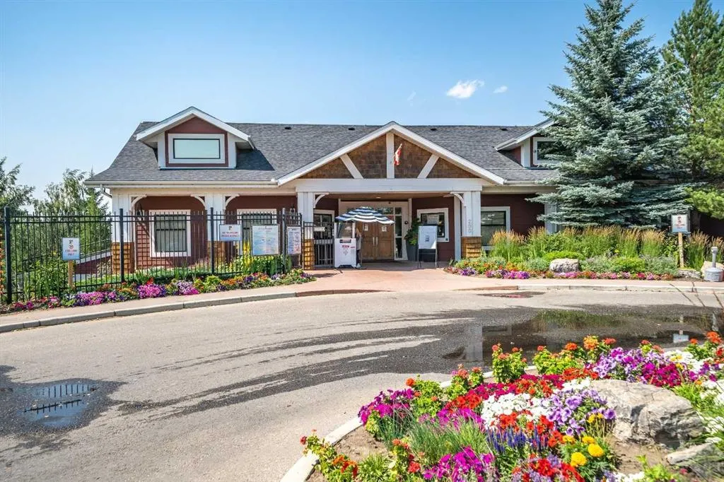28 Auburn Bay Link SE #411