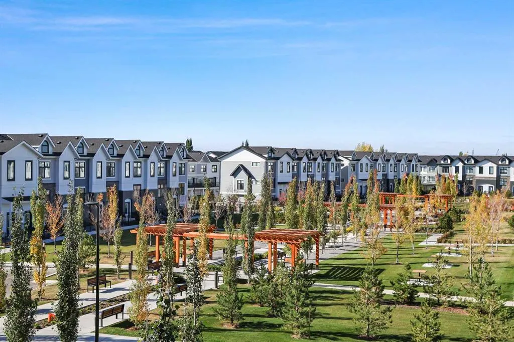 255 Les Jardins Park SE #317