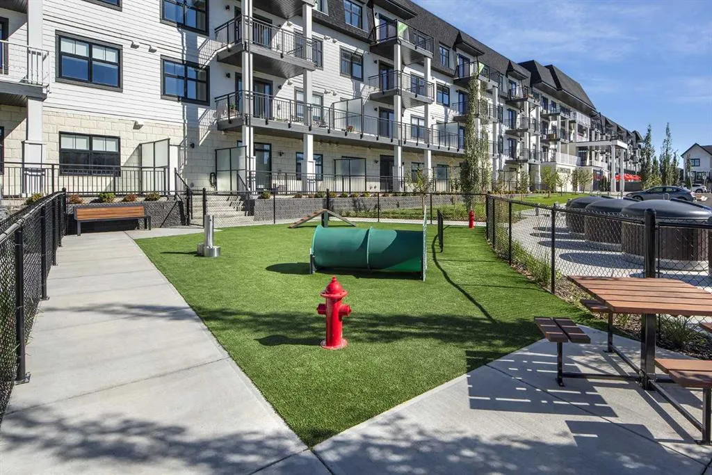 255 Les Jardins Park SE #317