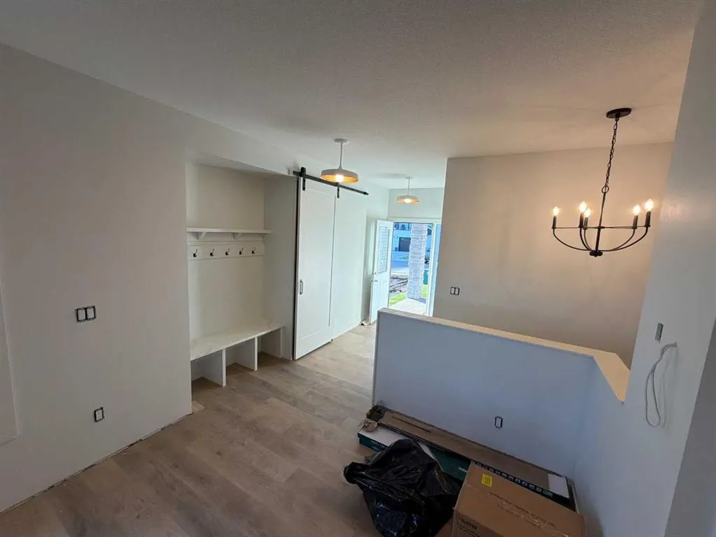 11 Vincent Gate