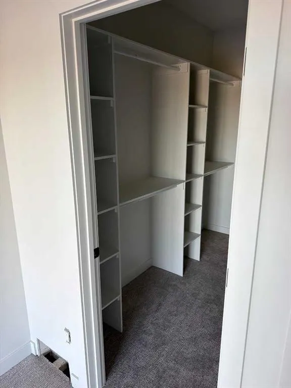 11 Vincent Gate