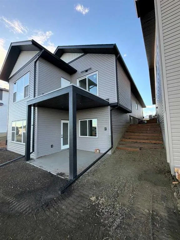 11 Vincent Gate