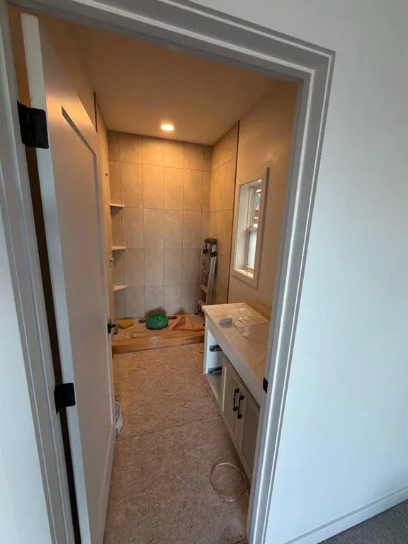 11 Vincent Gate