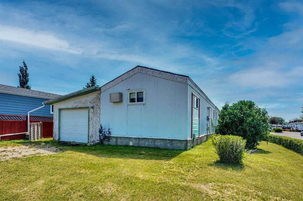 903 Briar Crescent