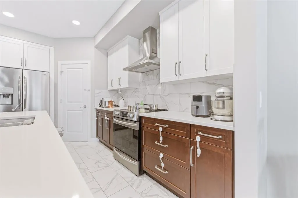 14 Belvedere Point SE