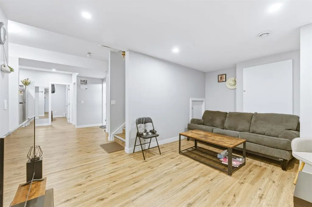 14 Belvedere Point SE