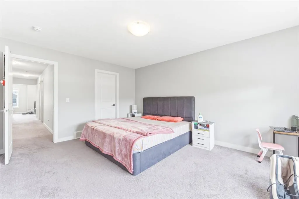 14 Belvedere Point SE